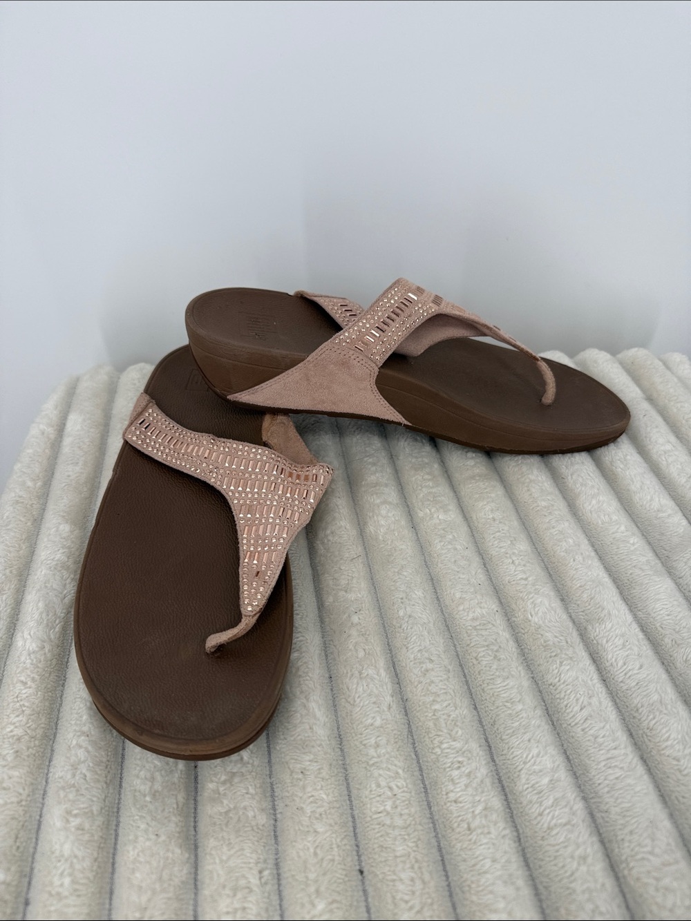 FitFlop Lulu Incastone Pink Toe-Post Sandal size 11 - Picture 2 of 9